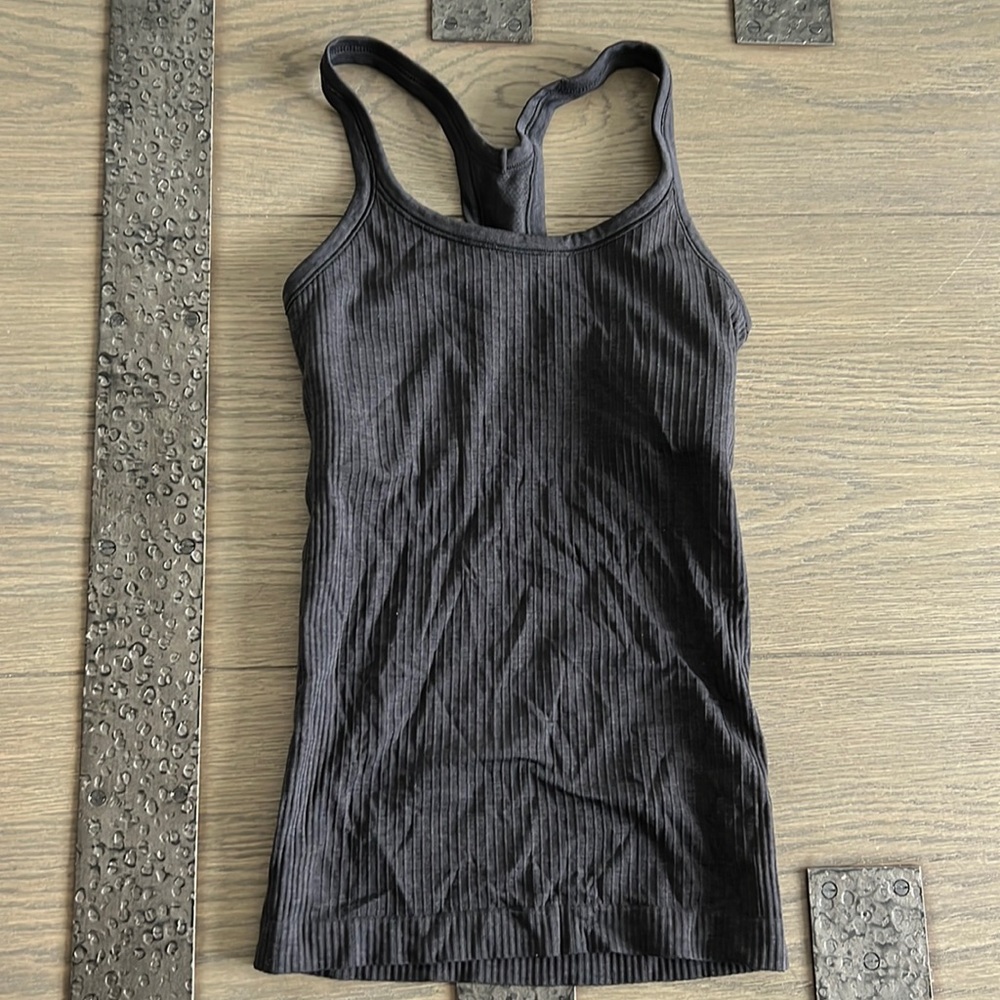 Lululemon top size 2